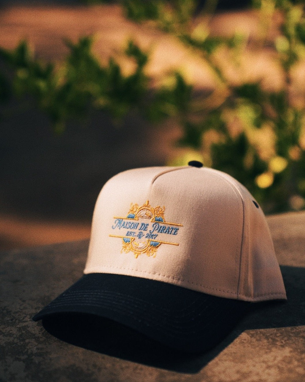 Pirate Maison de Pirate Hat (Cream/Navy)