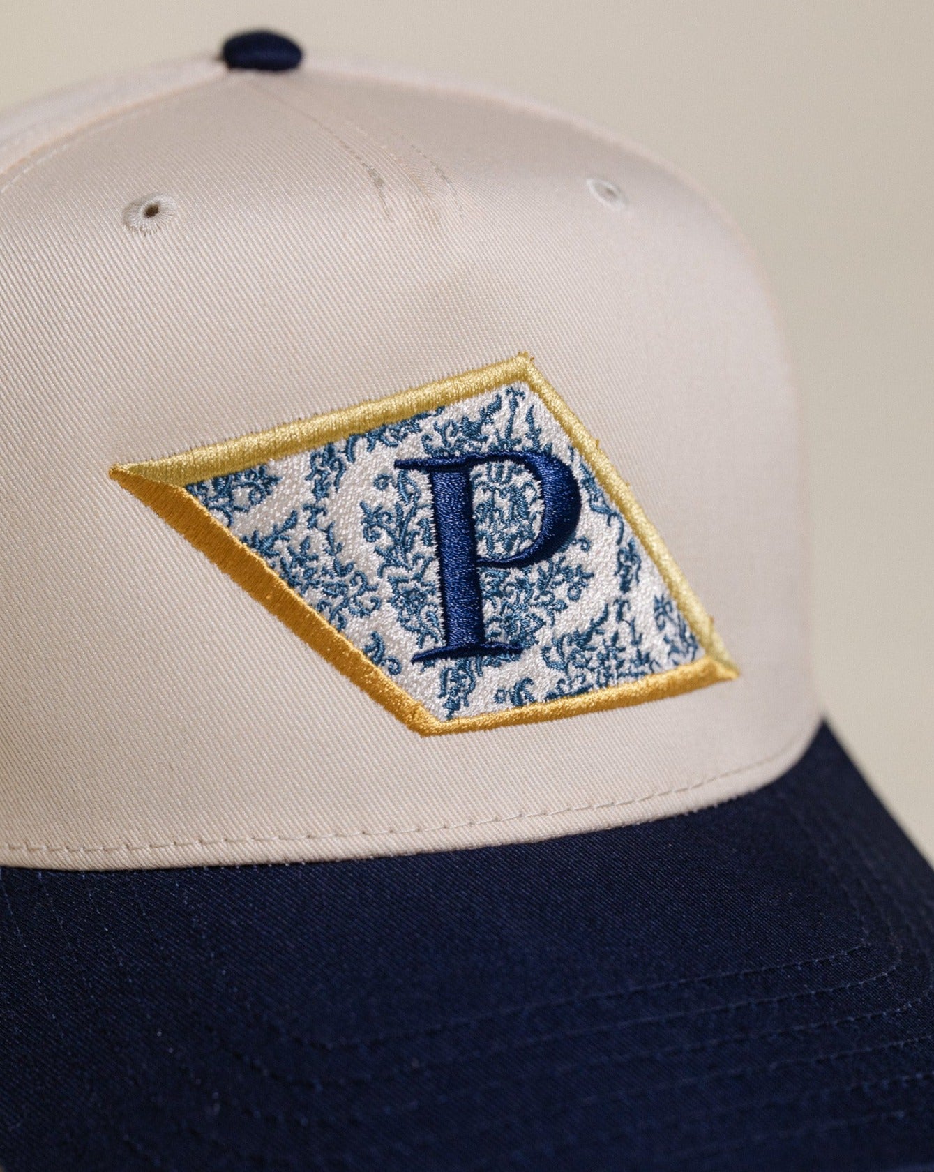 Pirate Floral P Hat (Cream/Navy)