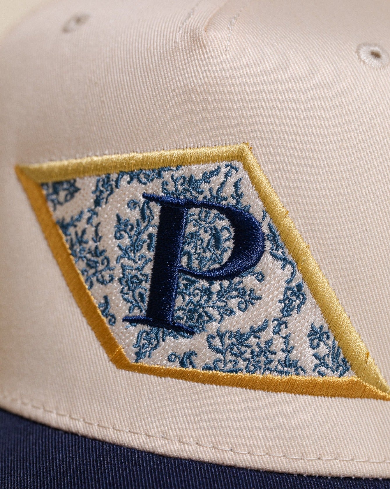 Pirate Floral P Hat (Cream/Navy)