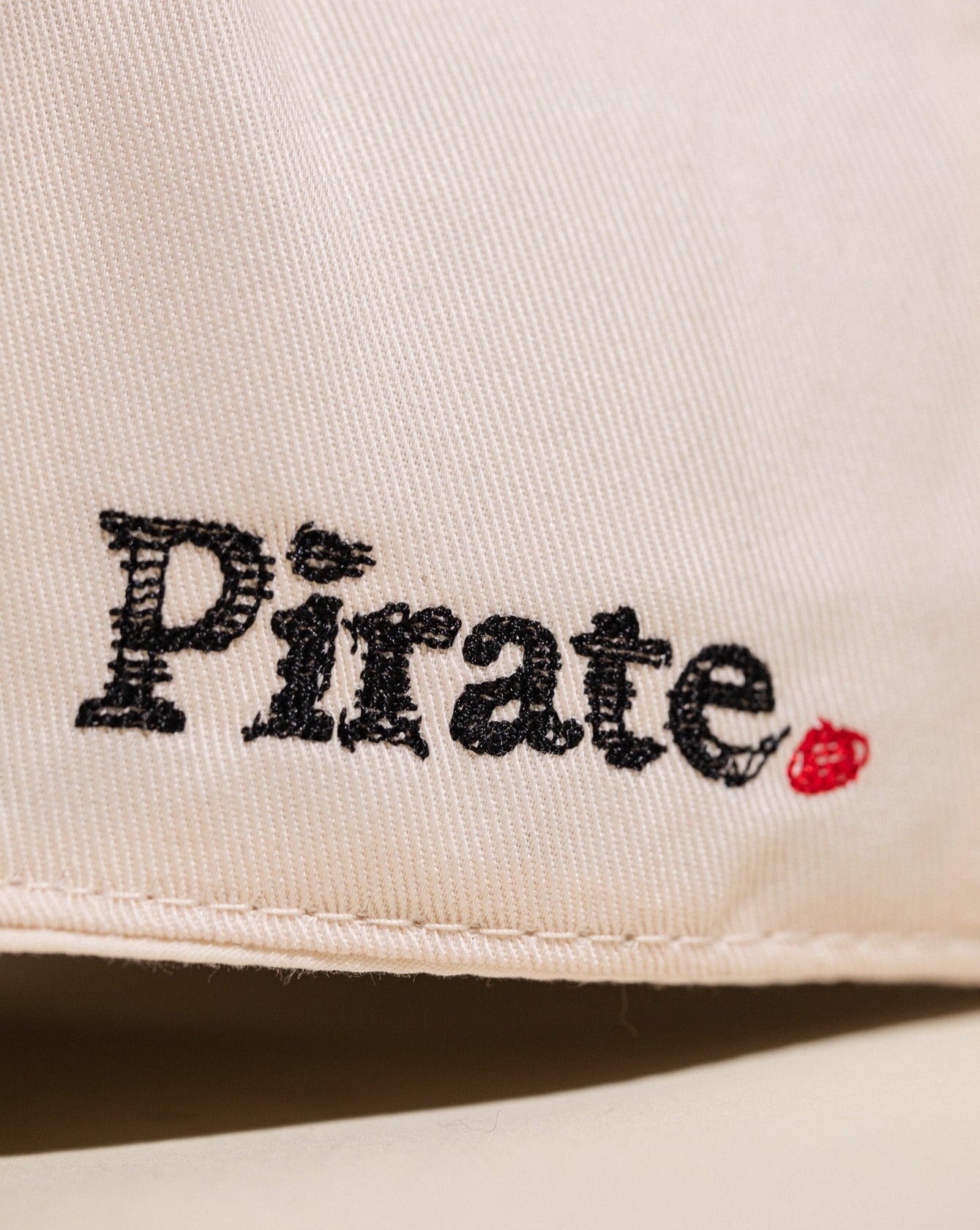 Pirate Art Dealers Hat (Cream/Black)