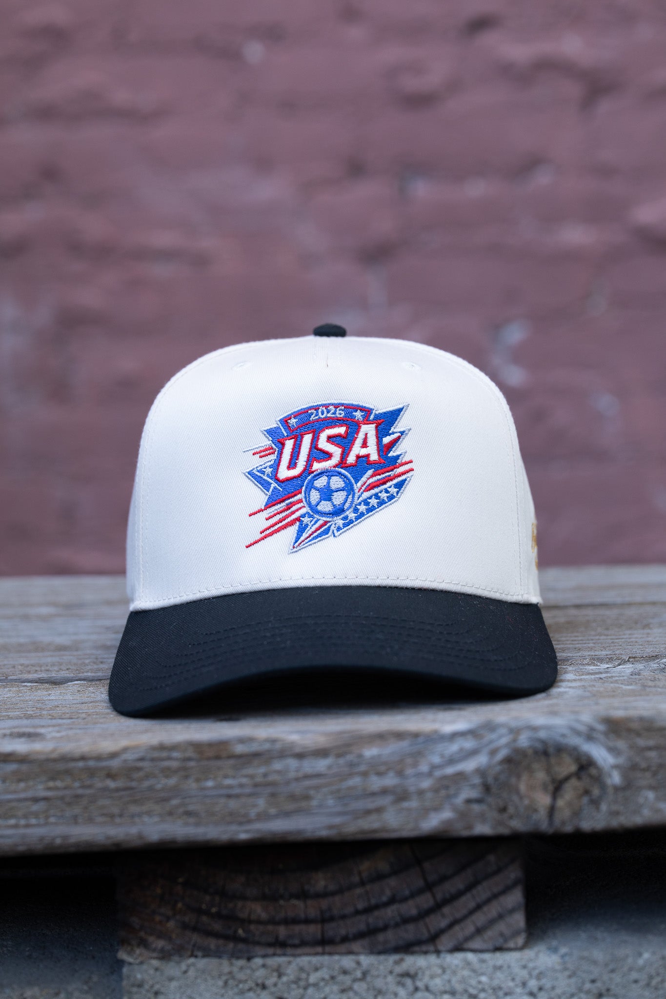 USA Crest Hat (Cream/Black)