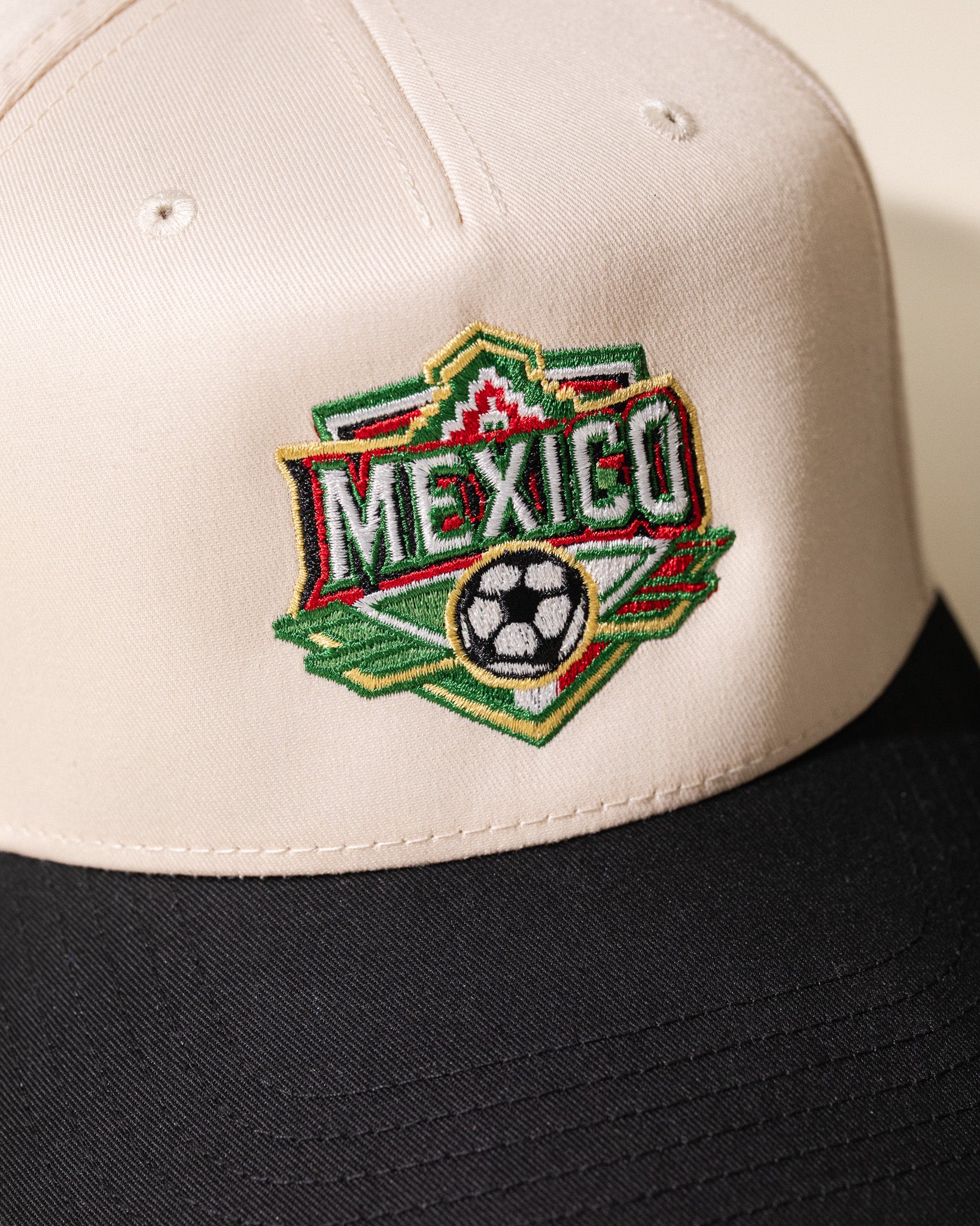 Mexico Crest Hat (Cream/Black)