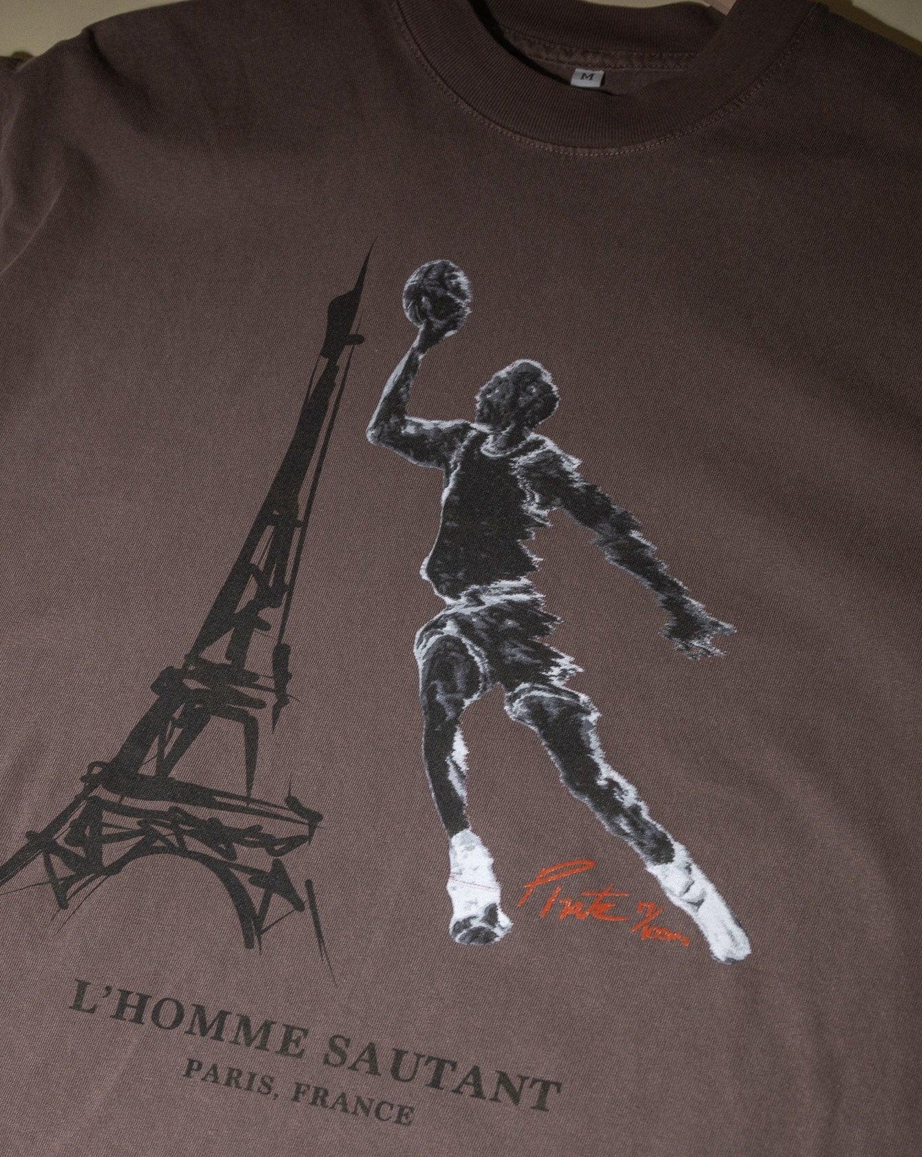 Pirate L'Homme Sautant Tee (Antique Brown)