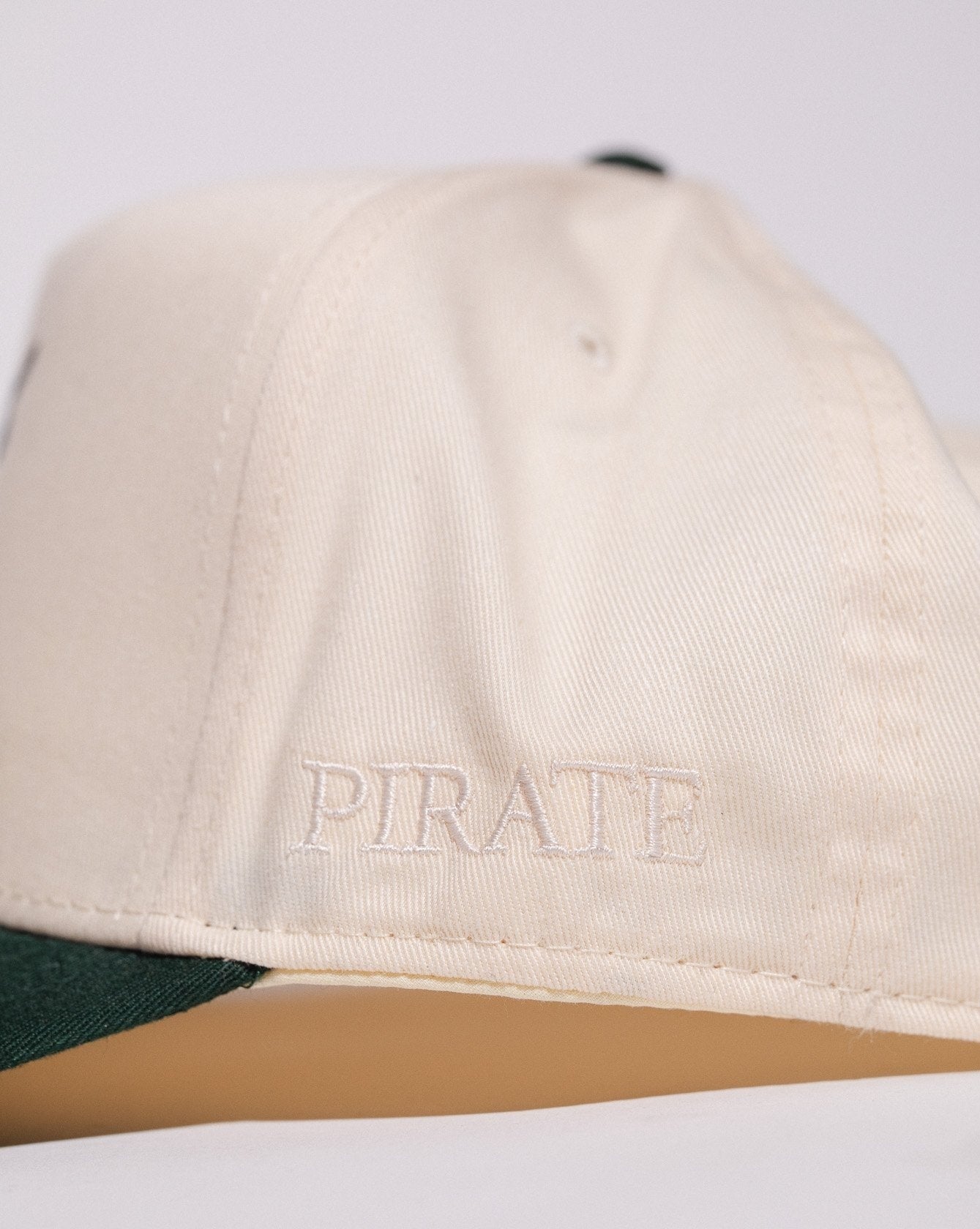 Pirate Castles Hat (Cream/Emerald Green)